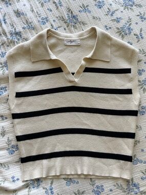 Carly Jean Los Angeles Short Sleeve Sweater